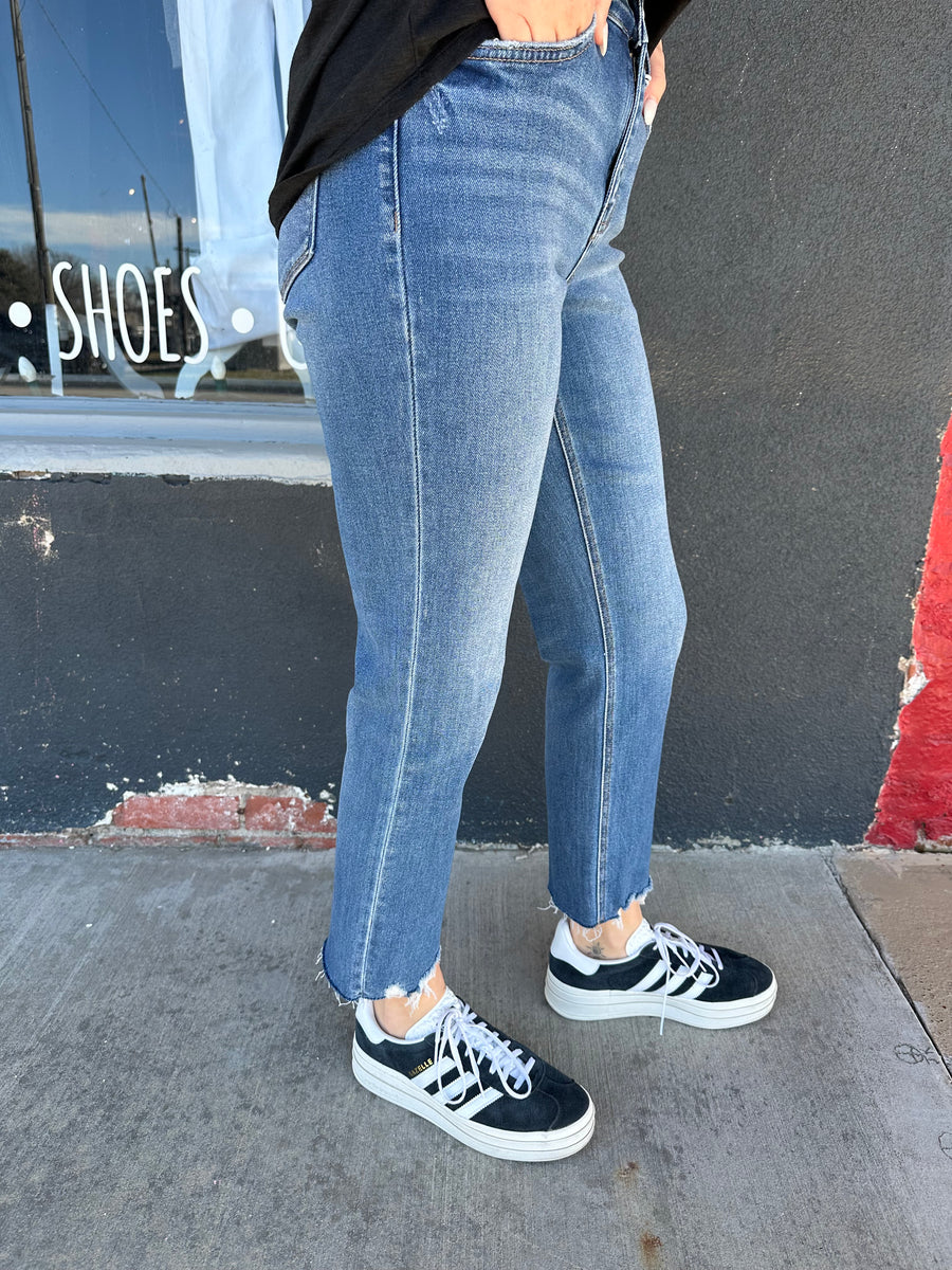 Vervet Victoria Straight Jeans